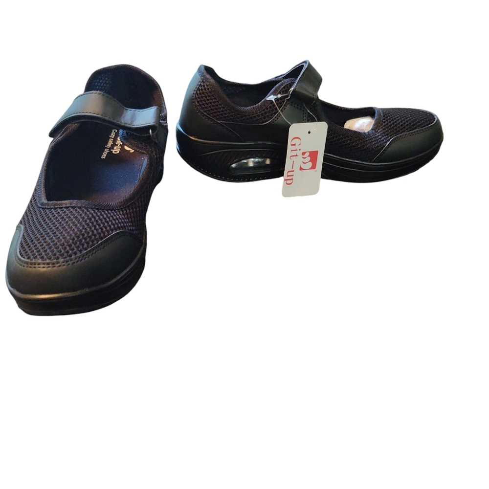 NWT Git-Up Easy Black Mesh Safety Shoes W/ Adjustable Strap Size 9